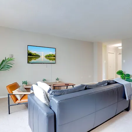 Business Ready Comfort Apt Near Dc